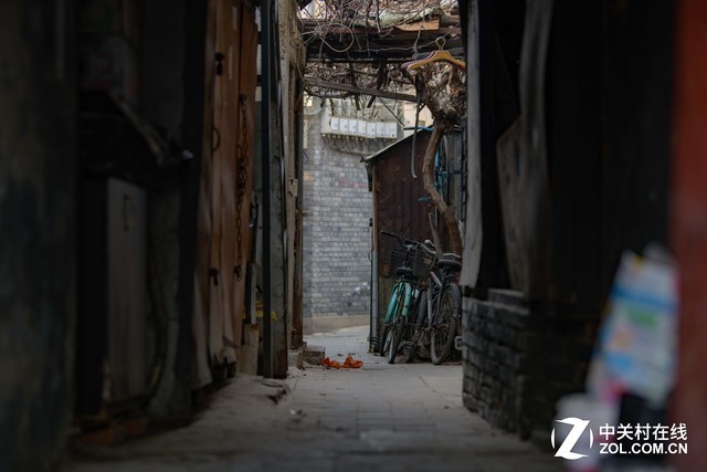 手握“电磁炮”是何种体验？尼康720镜头上手 