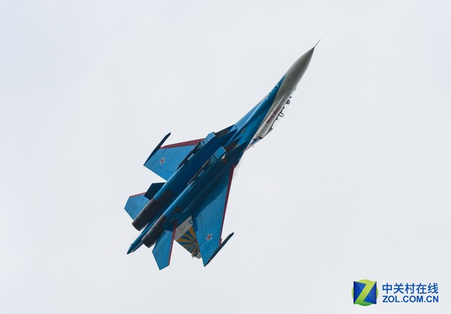 手握“电磁炮”是何种体验？尼康720镜头上手 