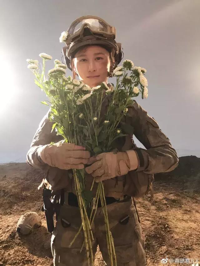 《红海行动》中的寸头女硬汉:为角色狂虐增肌