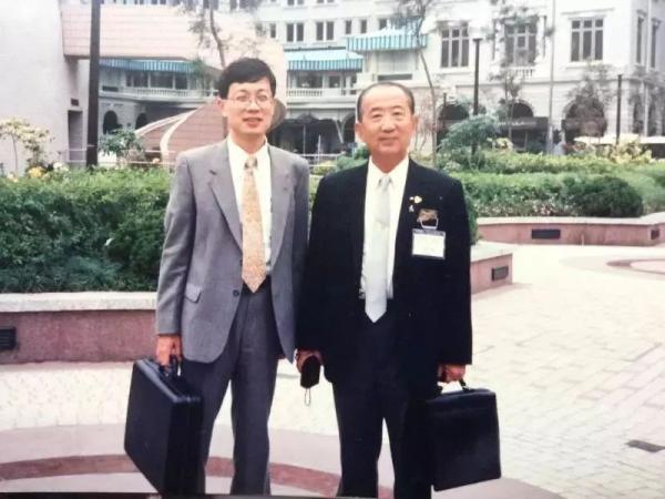 新中国刑法学创始人之一朱华荣病逝 曾为江青辩护