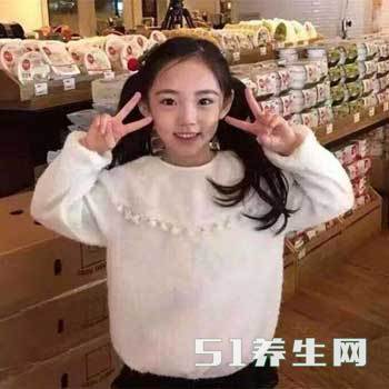 12岁小女孩,6岁开始每天化妆,现在变成这样,让人痛心!