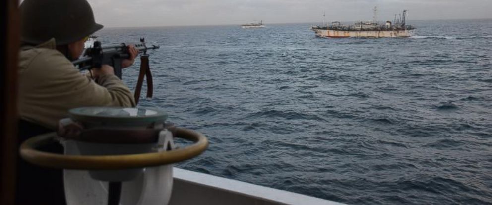 午报：外媒称阿根廷海警向中国渔船开火射击