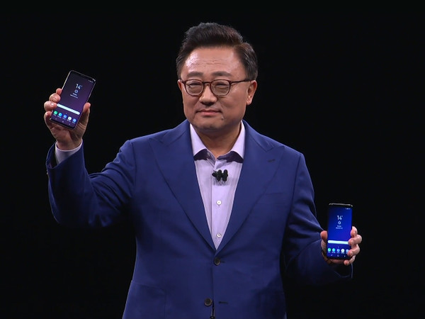 三星Galaxy S9/S9+发布：可变光圈主摄，Bixby升级