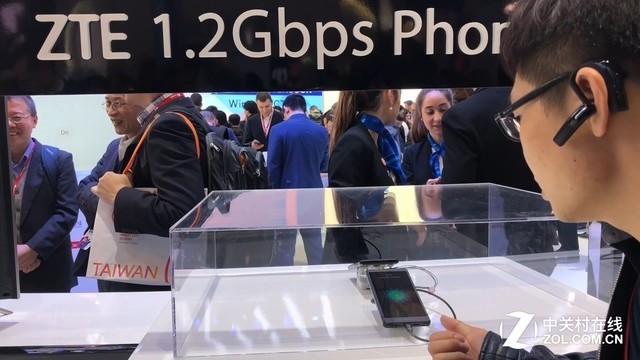 MWC2018 中兴1.2Gbps（预5G产品）展示