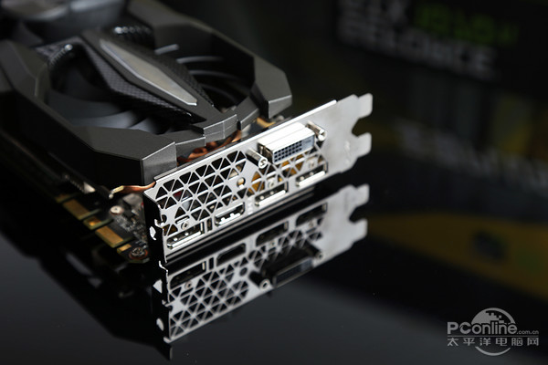 索泰GTX 1070 Ti至尊