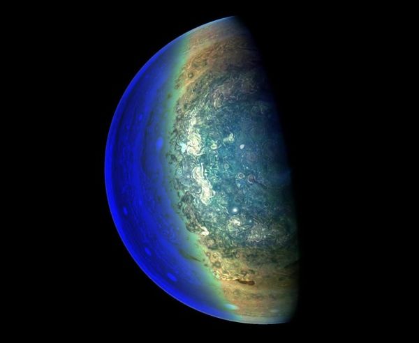 在NASA朱诺号拍摄的图像 木星看起来非常像地球