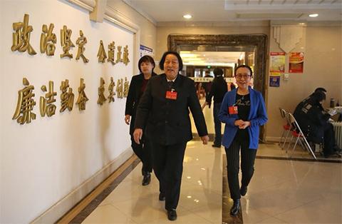 2018全国两会丨89岁的全国人大代表申纪兰抵