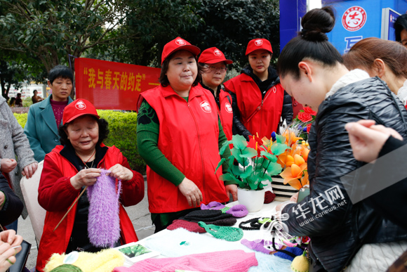 重庆现有520余万名注册志愿者 当代雷锋就在