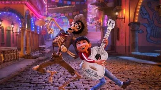 奥斯卡最佳动画长片《寻梦环游记》:一个狂欢般温暖的亡灵世界_凤凰科技