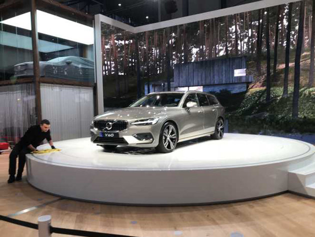 2018日内瓦车展探馆沃尔沃全新v60亮相