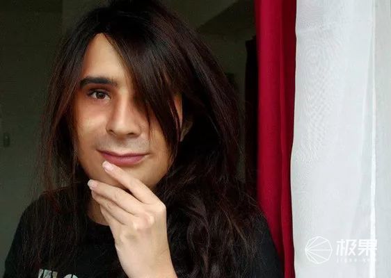 美国变态换脸术!让你秒变任何人,看完我想犯罪.... 美国变态换脸术!让你秒变任何人,看完我想犯罪....