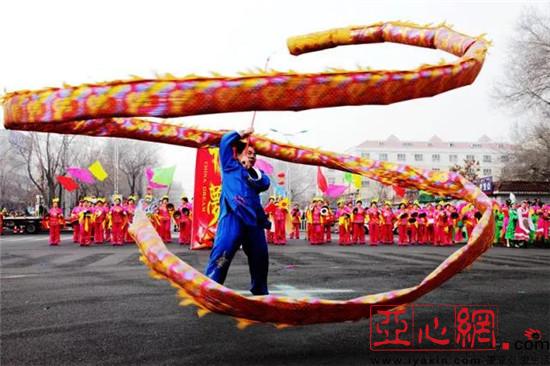 新疆昌吉市各族群众共庆元宵佳节 喜迎全国两
