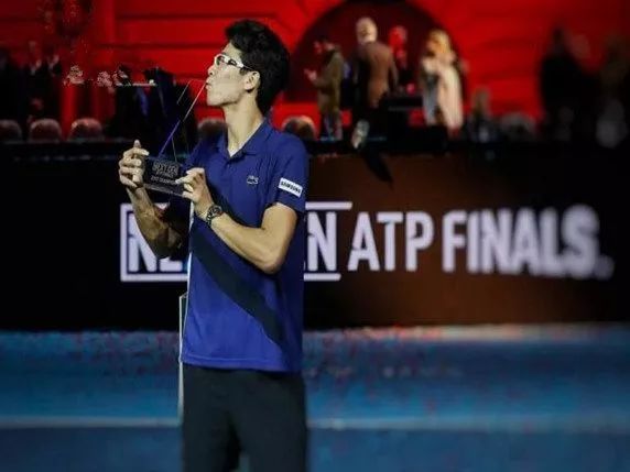 擦网入界不重发实施,网球多年来还有哪些变革