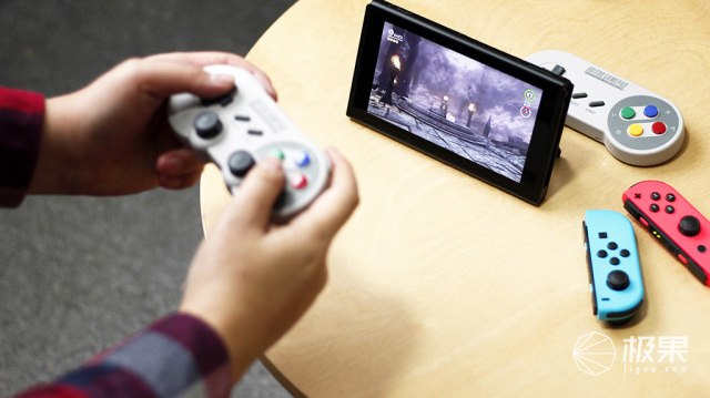 80后情怀复刻品，重新体验“马里奥”刺激场景—SF30Pro游戏手柄体验|视频