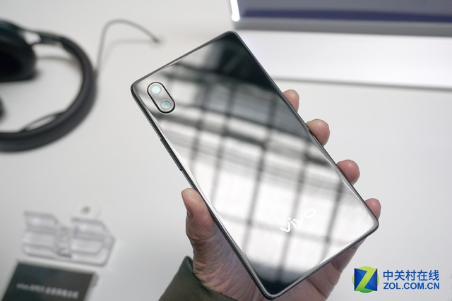 vivo APEX上手速评:这才是未来的手机
