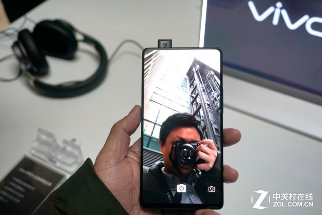 vivo APEX上手速评:这才是未来的手机