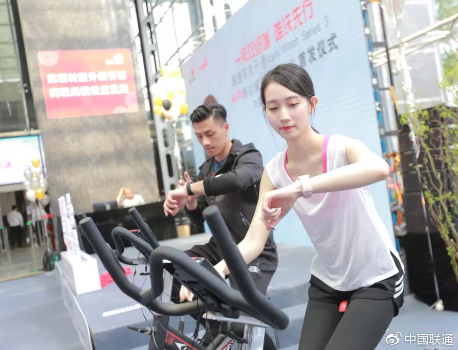 联通首发 eSIM,Apple Watch 3正式支持独立打