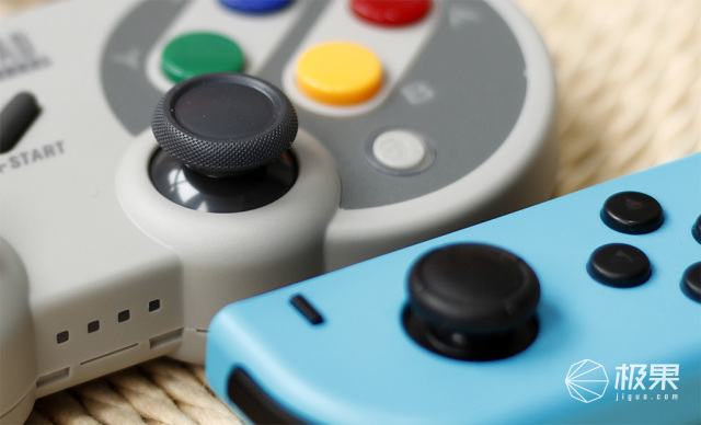 80后情怀复刻品，重新体验“马里奥”刺激场景—SF30Pro游戏手柄体验|视频