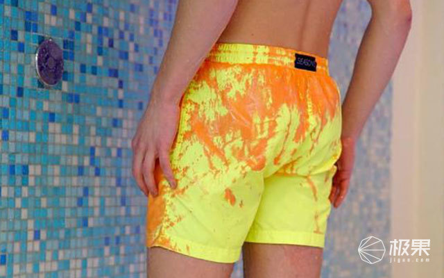 国外小伙发明趣味泳裤，可根据水温变换颜色！