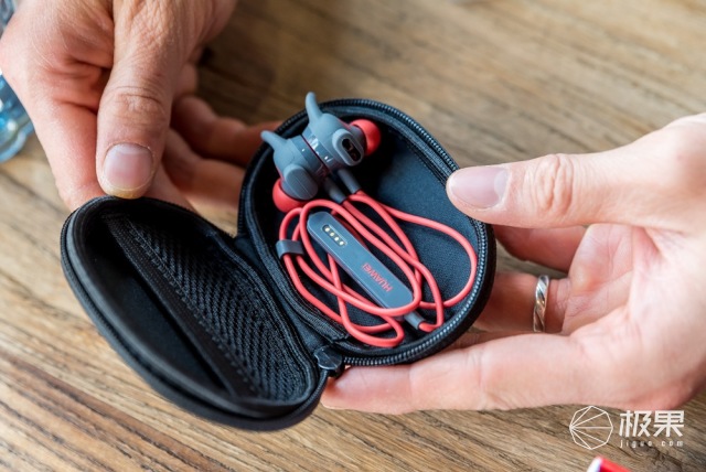 这耳机要成精?除了监测心率竟还懂“催眠术”—华为心率蓝牙耳机R1Pro体验 这耳机要成精?除了监测心率竟还懂“催眠术”—华为心率蓝牙耳机R1Pro体验