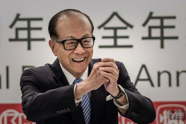 蝉联20年的香港首富,李嘉诚身家2200亿,过去5