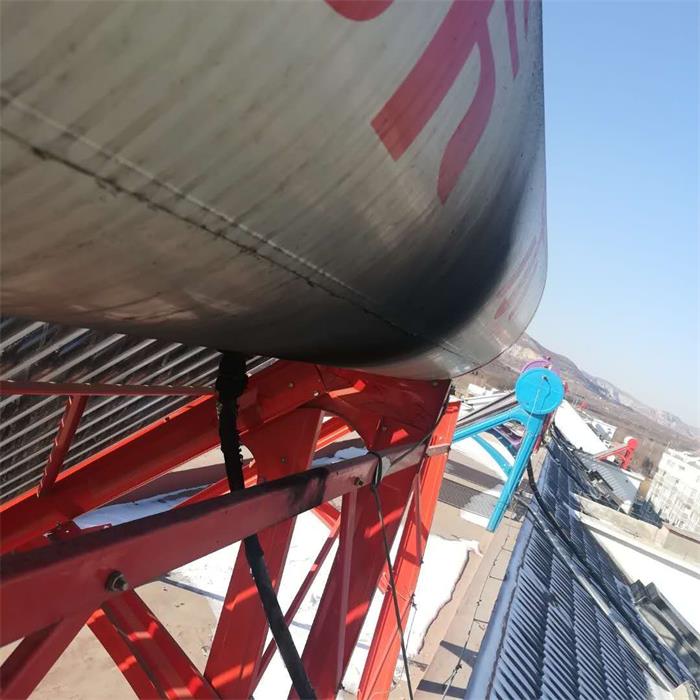 潍坊青州:楼顶太阳能着火 社区警务助理及时扑