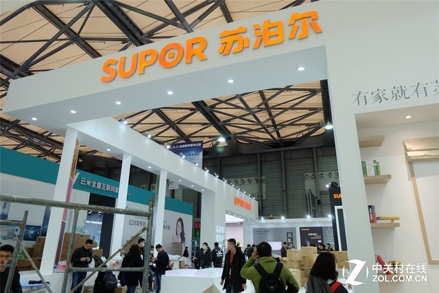 海尔松下超大展馆吸睛 AWE2018展台探访揭秘 