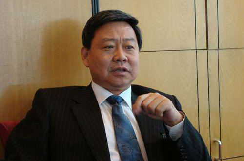 全国政协委员饶子和:坚持党管人才原则 制定我