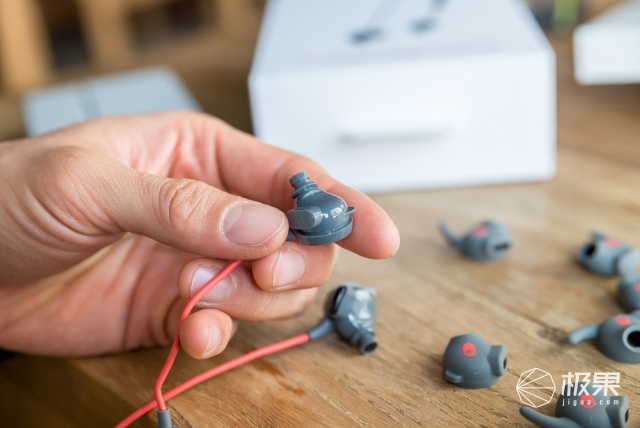这耳机要成精?除了监测心率竟还懂“催眠术”—华为心率蓝牙耳机R1Pro体验 这耳机要成精?除了监测心率竟还懂“催眠术”—华为心率蓝牙耳机R1Pro体验