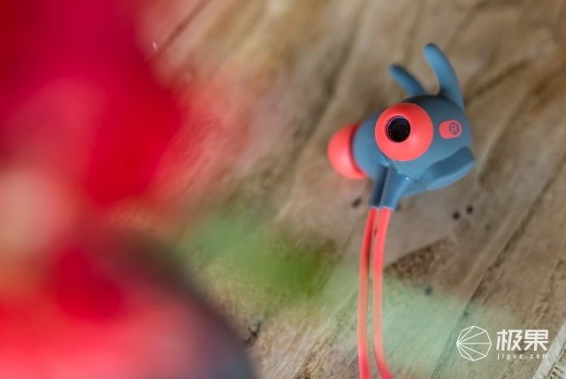 这耳机要成精?除了监测心率竟还懂“催眠术”—华为心率蓝牙耳机R1Pro体验 这耳机要成精?除了监测心率竟还懂“催眠术”—华为心率蓝牙耳机R1Pro体验