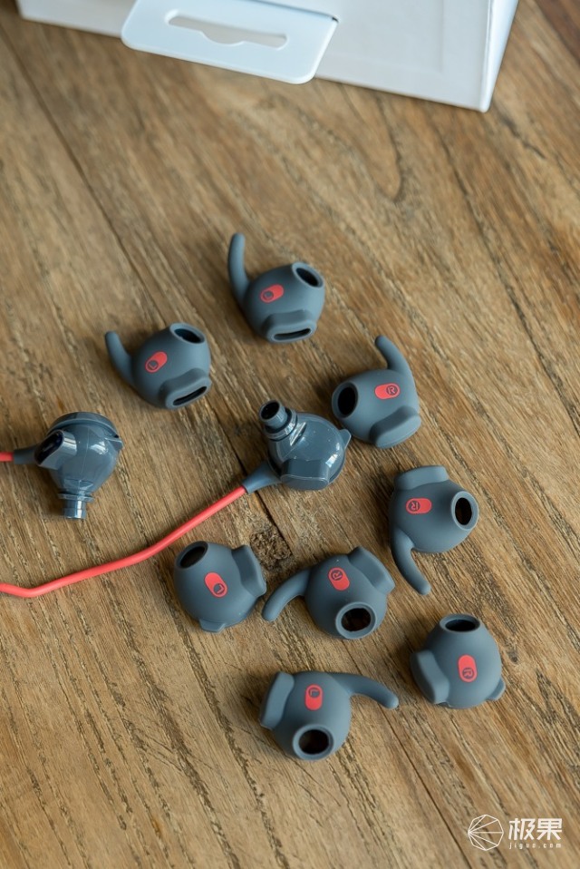 这耳机要成精?除了监测心率竟还懂“催眠术”—华为心率蓝牙耳机R1Pro体验 这耳机要成精?除了监测心率竟还懂“催眠术”—华为心率蓝牙耳机R1Pro体验