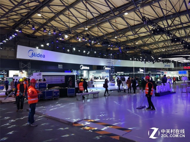 海尔美的超大展馆吸睛 AWE2018展台探访揭秘 