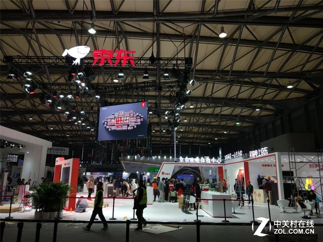 海尔松下超大展馆吸睛 AWE2018展台探访揭秘 