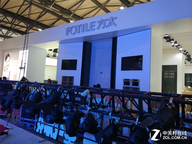 海尔松下超大展馆吸睛 AWE2018展台探访揭秘 