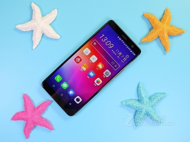 HTC U12曝光 将配备双摄提供独特的磨砂白版本