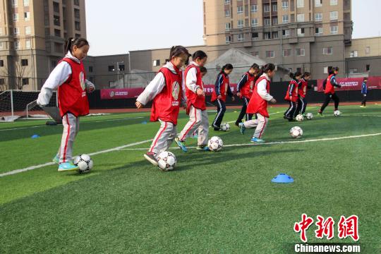 5号足球可以颠球吗,5号足球可以颠球吗视频