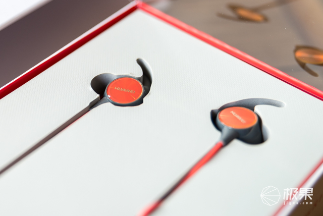 这耳机要成精?除了监测心率竟还懂“催眠术”—华为心率蓝牙耳机R1Pro体验 这耳机要成精?除了监测心率竟还懂“催眠术”—华为心率蓝牙耳机R1Pro体验