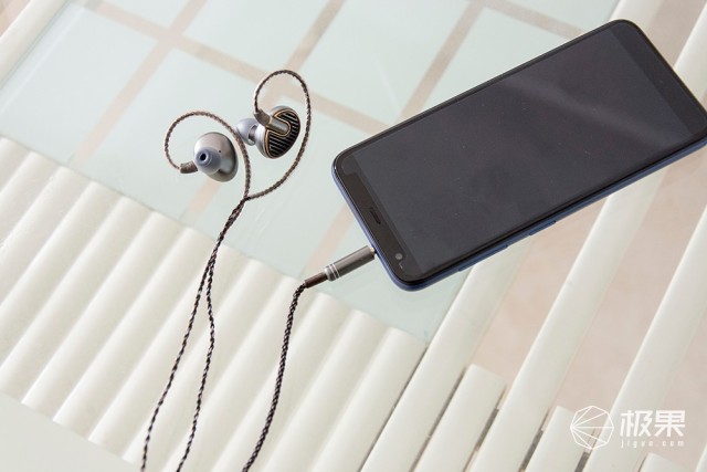 红辣椒7X手机评测:可能是百元机性价比之王