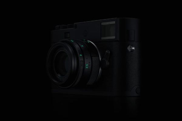 Leica推出限量125台“潜行版”Monochrom黑白相机