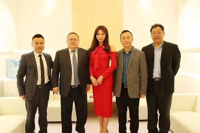 AWE2018 林志玲亮相太阳雨 拟出演《太阳能一切》纪录片 