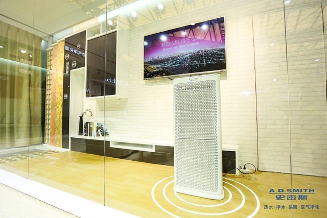A.O.史密斯用科技点亮2018 AWE，144年创新传承引领行业升级  