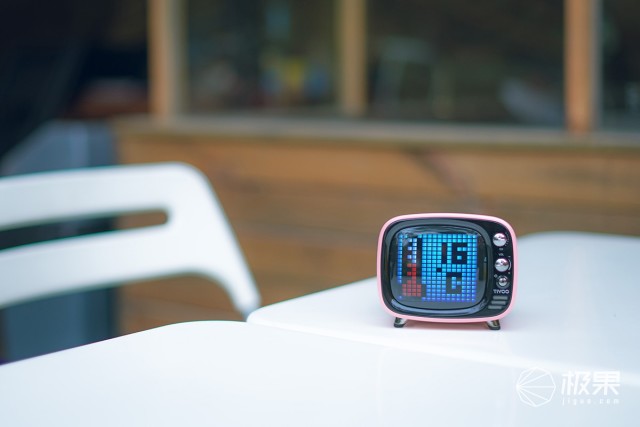 音箱也能用来聊天打游戏?Tivoo让你大开眼界—DivoomTivoo像素蓝牙音箱体验 音箱也能用来聊天打游戏?Tivoo让你大开眼界—DivoomTivoo像素蓝牙音箱体验