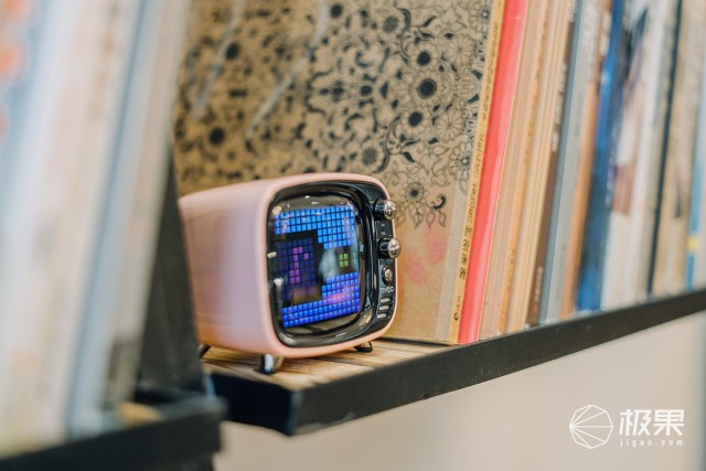 音箱也能用来聊天打游戏?Tivoo让你大开眼界—DivoomTivoo像素蓝牙音箱体验 音箱也能用来聊天打游戏?Tivoo让你大开眼界—DivoomTivoo像素蓝牙音箱体验