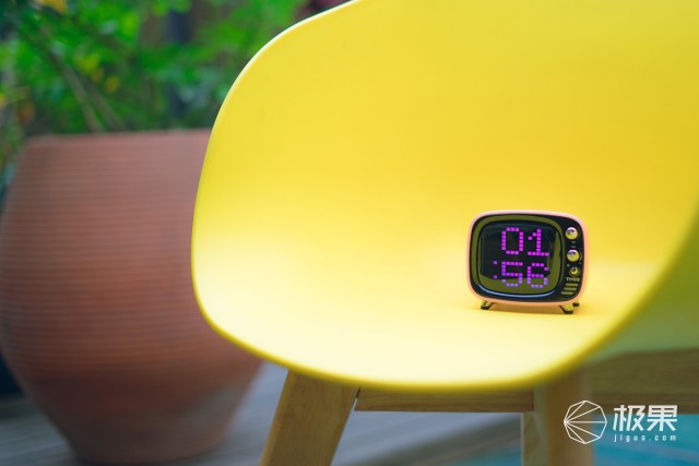 音箱也能用来聊天打游戏?Tivoo让你大开眼界—DivoomTivoo像素蓝牙音箱体验 音箱也能用来聊天打游戏?Tivoo让你大开眼界—DivoomTivoo像素蓝牙音箱体验