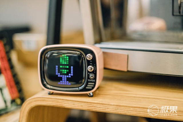 音箱也能用来聊天打游戏?Tivoo让你大开眼界—DivoomTivoo像素蓝牙音箱体验 音箱也能用来聊天打游戏?Tivoo让你大开眼界—DivoomTivoo像素蓝牙音箱体验