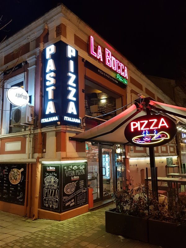 三星S9+\/Note 8\/苹果iPhone X\/Pixel 2 XL低光拍