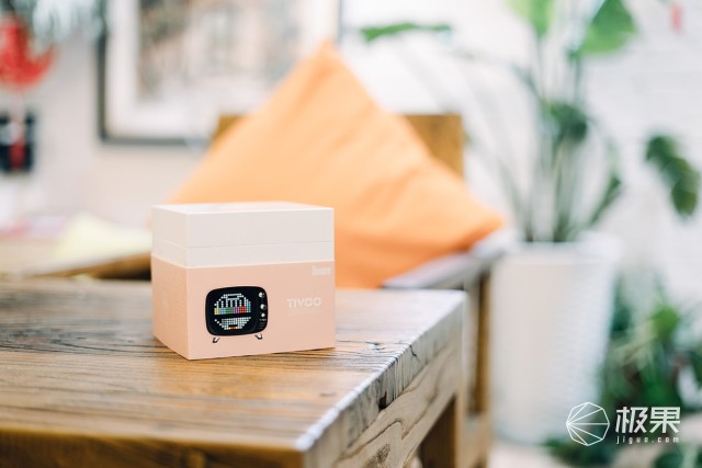 音箱也能用来聊天打游戏?Tivoo让你大开眼界—DivoomTivoo像素蓝牙音箱体验 音箱也能用来聊天打游戏?Tivoo让你大开眼界—DivoomTivoo像素蓝牙音箱体验