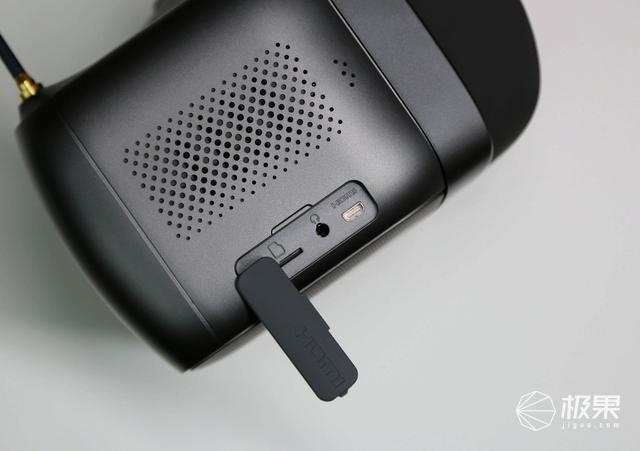 沉浸感强烈，原地不动就能体验“飞一般的感觉”—DJIGogglesRE竞速版飞行眼镜评测|视频