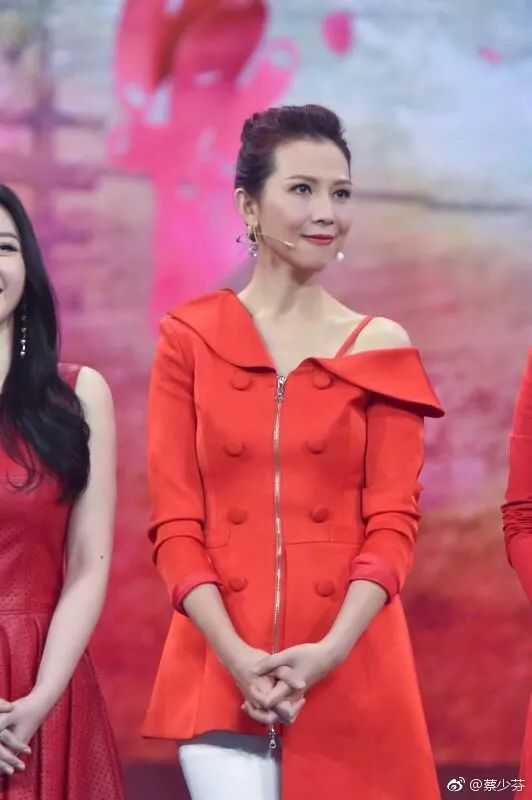 杨洋高奢代言?蔡少芬普通话?唐嫣邓伦新剧?