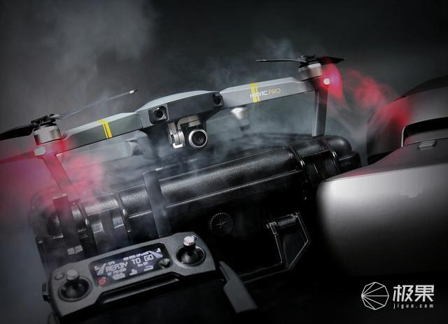 沉浸感强烈，原地不动就能体验“飞一般的感觉”—DJIGogglesRE竞速版飞行眼镜评测|视频